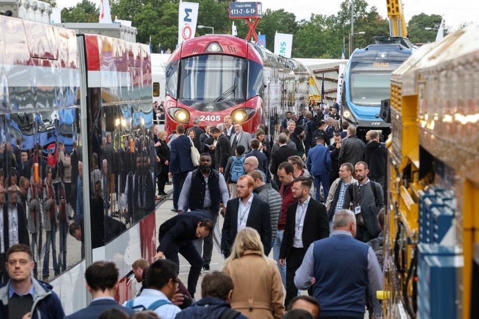 You can see the InnoTrans 2022 with people on it